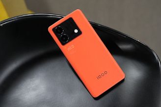 iQOO Neo8 Pro图赏：首发天玑9200+ 素皮配凯夫拉略显精致