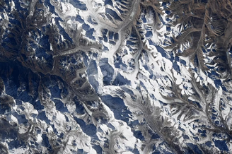 空间站拍摄珠穆朗玛峰