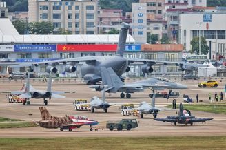 空军运油20首次亮相中国航展