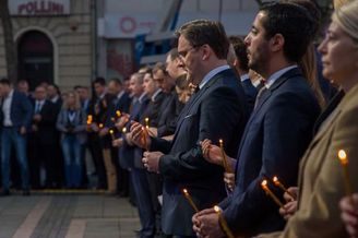 塞尔维亚悼念北约轰炸遇难者