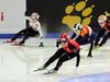 短道速滑接力中韩女队碰撞 中国被判犯规