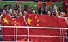 中国球迷为中国女排加油助威