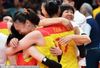 中国女排激情庆祝夺冠